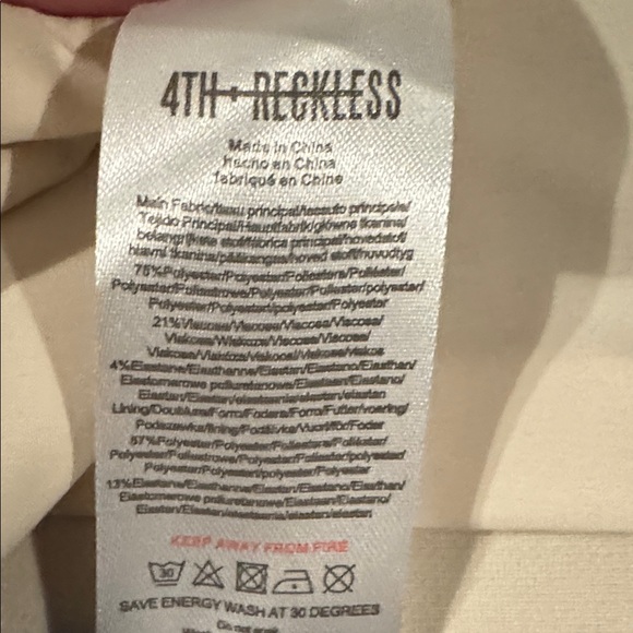 Elegant Cream Women's Strapless Top - Picture 5 of 5